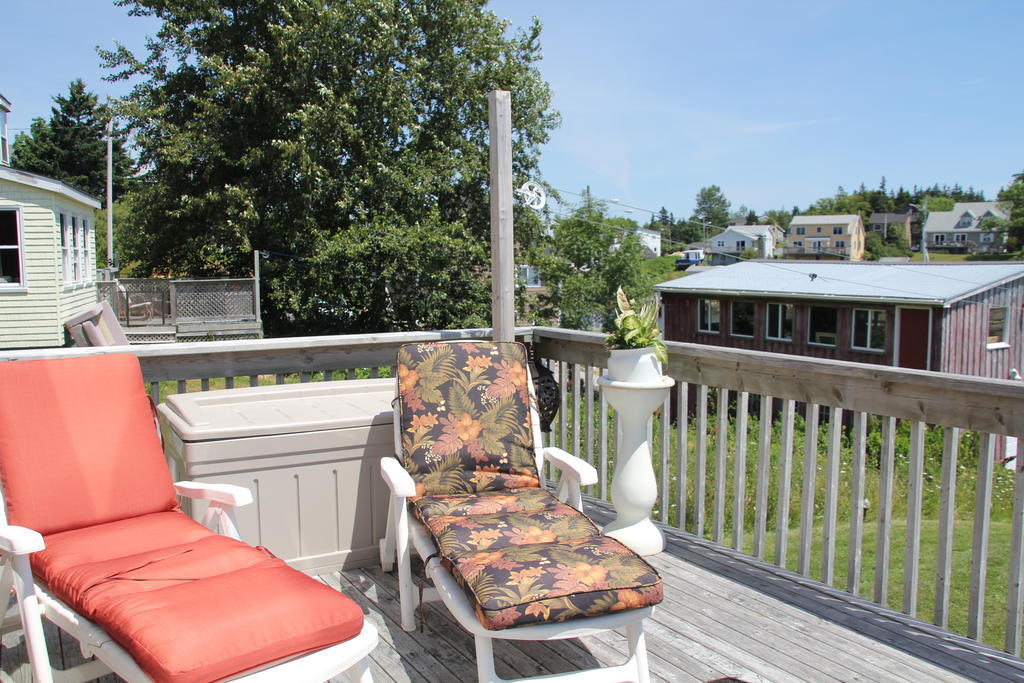 Sal'S Bed And Breakfast By The Sea Herring Cove Exterior foto