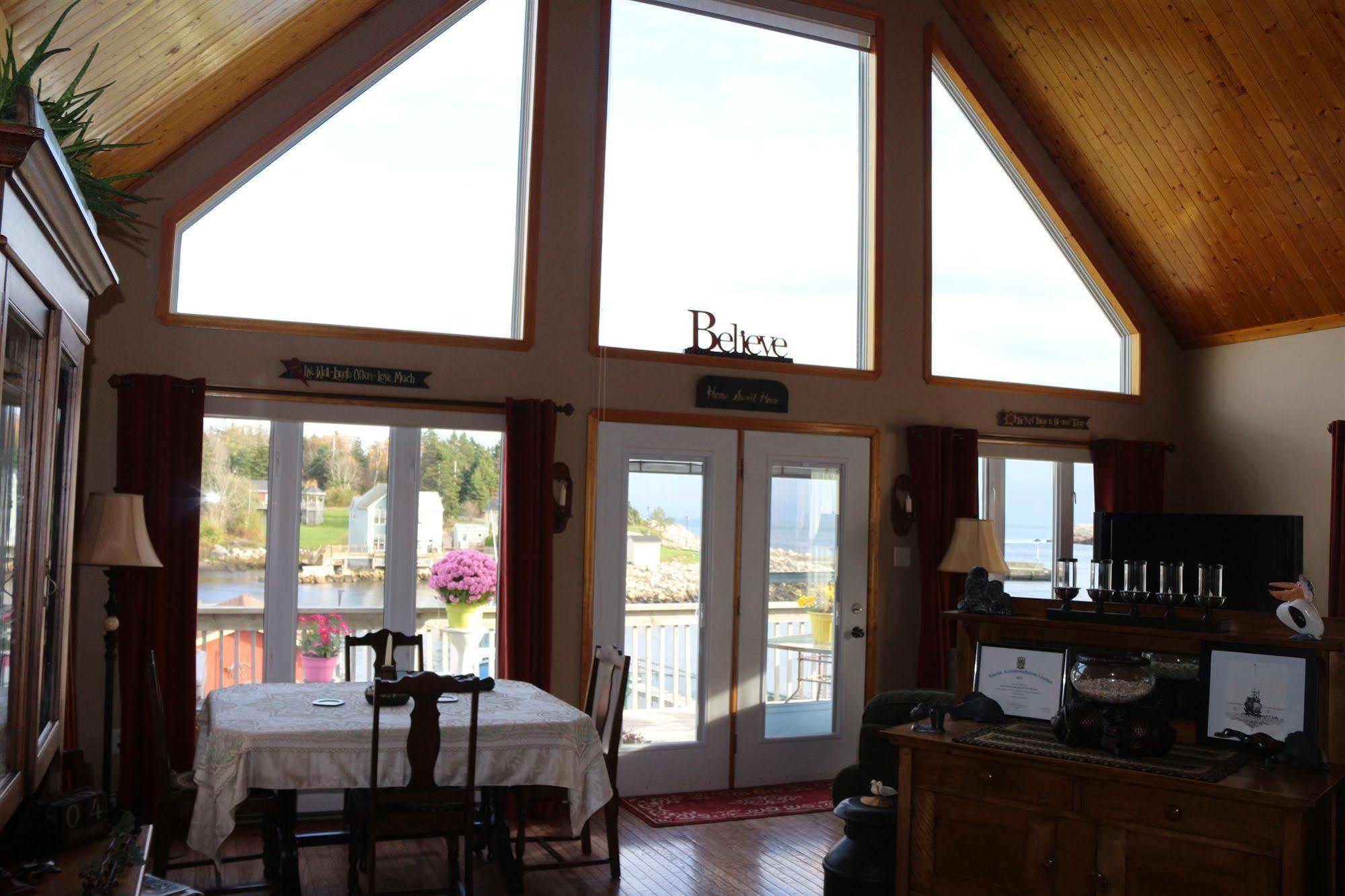 Sal'S Bed And Breakfast By The Sea Herring Cove Exterior foto